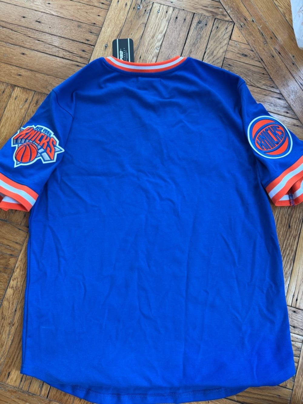 NBA NEW YORK KNICKS CLASSIC CHENILLE MEN'S TEE - Picture 11 of 14